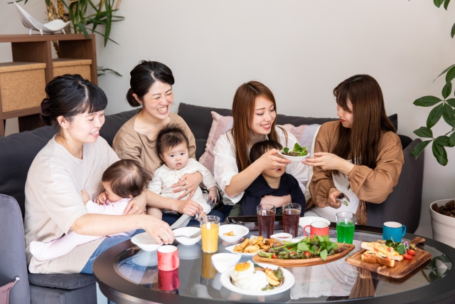 一緒に食べる・美味しそうにする