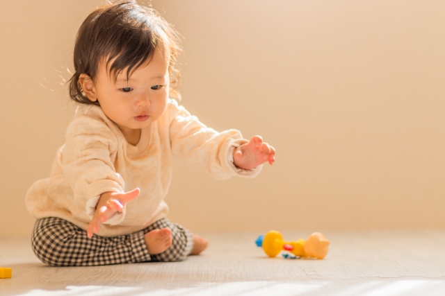 1 歳 つかまり 立ち しない