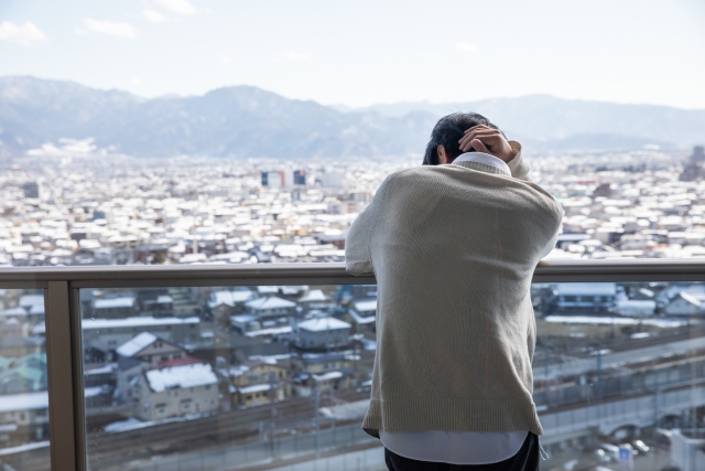 連絡 は くれる けど 会っ て くれ ない 彼女