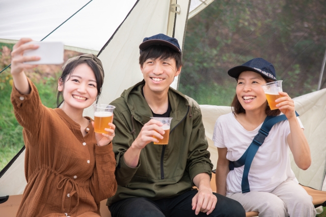 自分も異性と遊ぶ・嫉妬させる