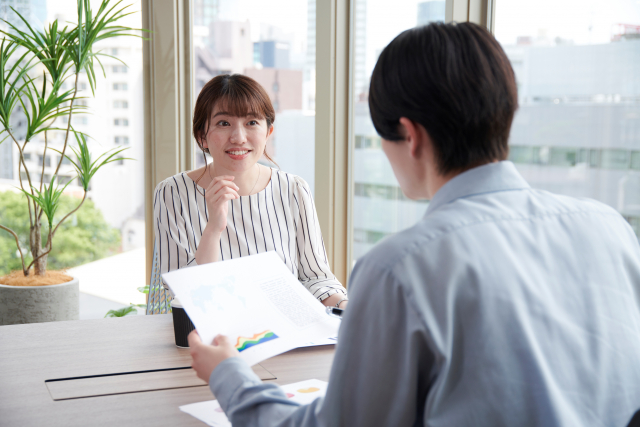 興味を引く・さり気なくアピール