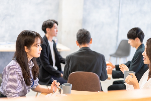 なるべく関わらないようにする